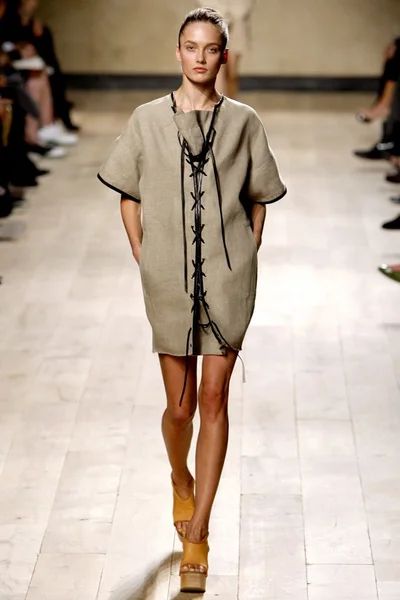 Look 5